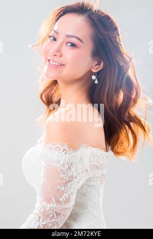 Glückliche und süße Braut und Bräutigam Stockfoto