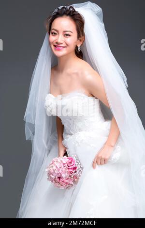 Glückliche und süße Braut und Bräutigam Stockfoto