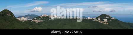 Tele-Panorama mit luxuriösen Wohnungen auf dem Gipfel und Mount Kellett, Hong Kong Island, 2012 Stockfoto