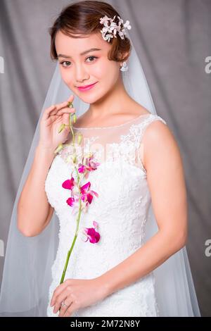 Glückliche und süße Braut und Bräutigam Stockfoto
