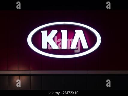 Ljubljana, Slowenien - 26. Dezember 2022: Kia Motors Corporation ist ein südkoreanischer Automobilhersteller, der seitdem zur Hyundai Motor Group gehört Stockfoto