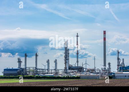 Aderklaa: OMV-Erdgastankstelle in Weinviertel, Niederösterreich, Niederösterreich, Österreich Stockfoto