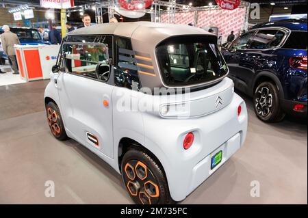 Riga, Lettland - 29. April 2022: Citroen Ami Elektroauto des modernen neuen Kleinstadtkonzepts Stockfoto