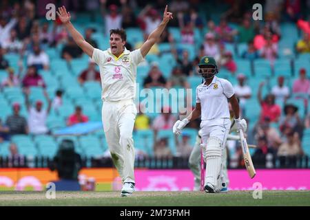 7. Januar 2023; Sydney Cricket Ground, Sydney, NSW, Australien: International Cricket Third Test, Australia versus South Africa Day 4; Pat Cummins aus Australien appelliert an eine LBW Stockfoto