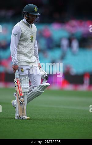 7. Januar 2023; Sydney Cricket Ground, Sydney, NSW, Australien: International Cricket Third Test, Australia versus South Africa Day 4; Kyle Verreynne aus Südafrika geht nach seiner Entlassung für 19 Runs zum Pavillon Stockfoto