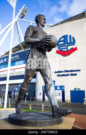 NAT Lofthouse Statue. Das Sky Bet League 1 Spiel zwischen Bolton Wanderers und Plymouth Argyle im Reebok Stadium, Bolton, am Samstag, den 7. Januar 2023. (Kredit: Mike Morese | MI News) Kredit: MI News & Sport /Alamy Live News Stockfoto