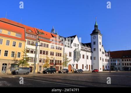 Oktober 30 2022 - Freiberg, Sachsen in Deutschland: Die Gegend um den Freiberger Markt an einem Sonntagnachmittag Stockfoto