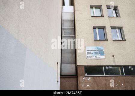 Warschau, Polen. 7. Januar 2023. Keret House - das dünnste Haus der Welt. Kredit: Marek Domek/Alamy Live News Stockfoto