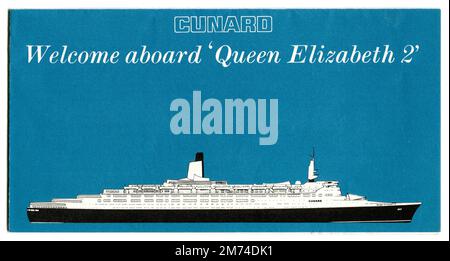 Das Cover eines Passagierinformationsdeckplans für Cunards berühmtes Luxusschiff/Kreuzfahrtschiff, QE2, mit dem Titel „Welcome Above Queen Elizabeth 2“. Der Plan wurde kurz nach der Inbetriebnahme des Schiffes im Jahr 1969 veröffentlicht. Queen Elizabeth 2 wurde für den transatlantischen Dienst von ihrem Heimathampton, Großbritannien, nach New York, USA, entwickelt Sie wurde nach dem früheren Cunard-Liner RMS Queen Elizabeth benannt und diente als Flaggschiff der Linie von 1969 bis zu ihrer Nachfolgerin Queen Mary 2 im Jahr 2004. Stockfoto