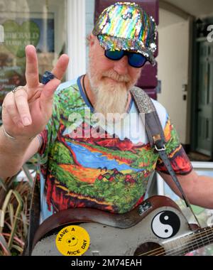 Peace Man Street Performer Gitarrenspieler Glastonbury Stockfoto