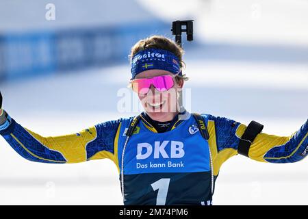 Pokljuka, Slowenien. 07. Januar 2023. Elvira Oeberg aus Schweden wurde während des 10 km langen Frauenrennen bei der BMW IBU Biathlon Weltmeisterschaft in Pokljuka in Aktion gesehen. (Foto: Andrej Tarfila/SOPA Images/Sipa USA) Guthaben: SIPA USA/Alamy Live News Stockfoto