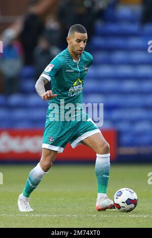 Birkenhead, Großbritannien. 07. Januar 2023. Craig Eastmond von Sutton United in Aktion. EFL Skybet Football League Two Match, Tranmere Rovers gegen Sutton Utd in Prenton Park, Birkenhead, Wirral am Samstag, den 7. Januar 2023. Dieses Bild darf nur zu redaktionellen Zwecken verwendet werden. Nur redaktionelle Verwendung, Lizenz für kommerzielle Verwendung erforderlich. Keine Verwendung bei Wetten, Spielen oder Veröffentlichungen von Clubs/Ligen/Spielern. Bild von Chris Stading/Andrew Orchard Sportfotografie/Alamy Live News Credit: Andrew Orchard Sportfotografie/Alamy Live News Stockfoto