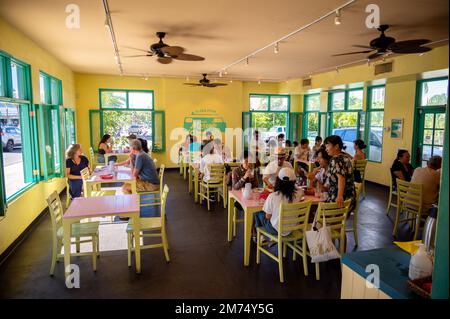 Honolulu, Hawaii - 27. Dezember 2022: Im Morey's Cafe in Honolulu. Stockfoto