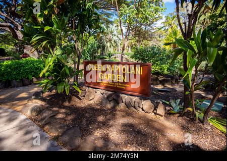 Honolulu, Hawaii - 27. Dezember 2022: Schild am Eingang des Queen Kapi'olani Gartens in Honolulu. Stockfoto