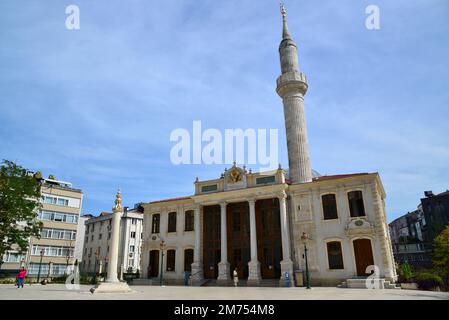 Tesvikiye Moschee in Istanbul, Türkei wurde 1854 von Abdulmecit erbaut. Stockfoto