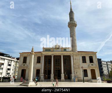 Tesvikiye Moschee in Istanbul, Türkei wurde 1854 von Abdulmecit erbaut. Stockfoto