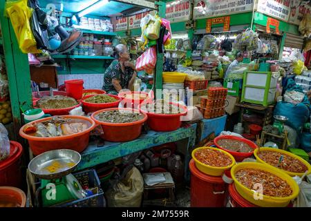 Ho-Chi-Minh-Stadt, Vietnam - 6. Januar 2023: Binh-Tay-Markt ist der zentrale Markt von Cholon in Ho-Chi-Minh-Stadt, Vietnam. Stockfoto