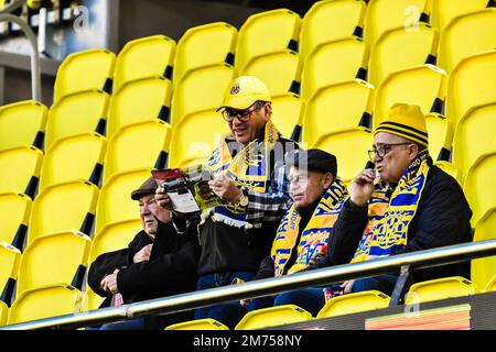 Villarreal, Spanien. 7. Januar 2023. VILLARREAL, SPANIEN - 7. JANUAR: Die Fans von Villarreal warten auf den Beginn des Spiels zwischen Villarreal CF und Real Madrid CF von La Liga Santander am 7. Januar 2023 im Estadi de la Ceramica in Villarreal (Bild: © Samuel CarreÃ±O/PX Imagens via ZUMA Press Wire) Kredit: ZUMA Press, Inc./Alamy Live News Stockfoto