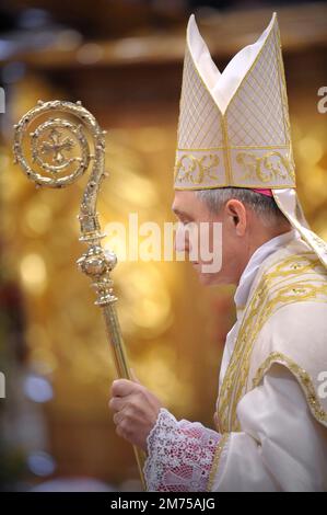 Vatikanstadt, Vatikanstadt. 07. Januar 2023. Monsignore Georg Gaenswein. Foto: Monsignore Georg Gaenswein Privatsekretär von Papst Benedikt XVI., nachdem er während der Epiphaniemesse in St. Petersdom am 6. Januar 2013. Kredit: dpa/Alamy Live News Stockfoto