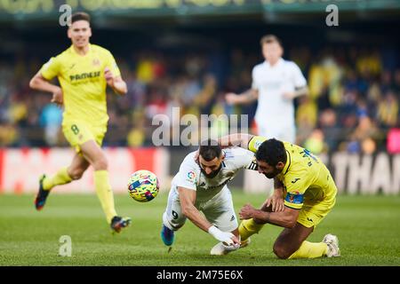 Villarreal, Spanien. 07. Januar 2023. Karim Benzema von Real Madrid und Raul Albiol (Villarreal CF, Nr. 3). Kredit: Saurab/Alamy Live News Stockfoto