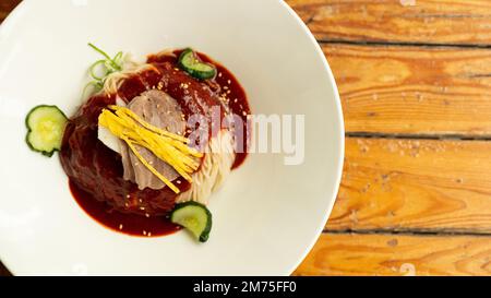 Päpstliche Buchweizennudeln nach Pjöngjang-Art Stockfoto