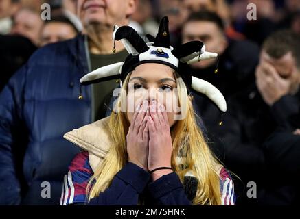 Die Fans von Newcastle United reagieren, nachdem sie beim dritten Spiel des Emirates FA Cup im Hillsborough Stadium in Sheffield eine Chance verpasst haben. Foto: Samstag, 7. Januar 2023. Stockfoto