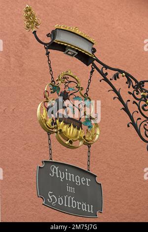 Nasenschild aus Wirtshaus Hoellbraeu, Traunstein, Bayern, Deutschland Stockfoto