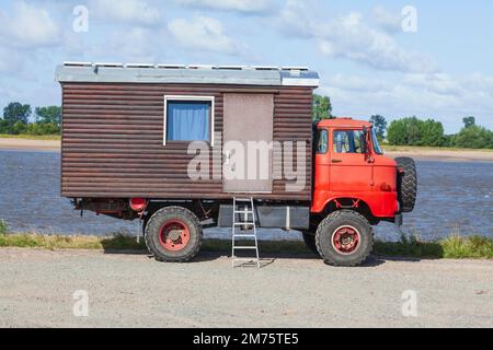 IFA W50 Lkw umgebaut als Wohnmobil, Oldtimer, DDR, Deutschland Stockfoto