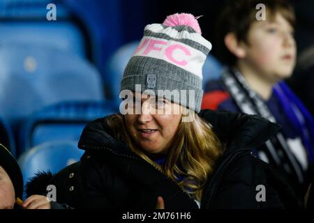 Ein Fan von Sheffield Wednesday während des Emirates FA Cup 3. Runde Spiel Sheffield Wednesday vs Newcastle United in Hillsborough, Sheffield, Großbritannien, 7. Januar 2023 (Foto: Ben Early/News Images) Stockfoto