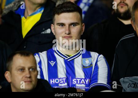 Ein Fan von Sheffield Wednesday während des Emirates FA Cup 3. Runde Spiel Sheffield Wednesday vs Newcastle United in Hillsborough, Sheffield, Großbritannien, 7. Januar 2023 (Foto: Ben Early/News Images) Stockfoto