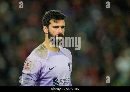 Alisson Becker #1 von Liverpool während des Emirates FA Cup 3. Runde Spiel Liverpool vs Wolverhampton Wanderers in Anfield, Liverpool, Großbritannien, 7. Januar 2023 (Foto: Steve Flynn/News Images) Stockfoto