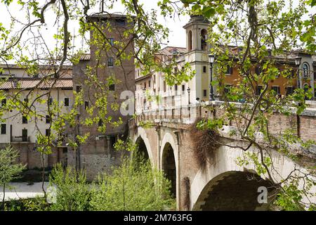 Die älteste Brücke in Rom - Ponte Fabricio (Fabricianische Brücke) über den Tiber Stockfoto