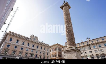 Markus-Aurel-Säule, eine römische Siegessäule im Zentrum von Rom, Italien Stockfoto