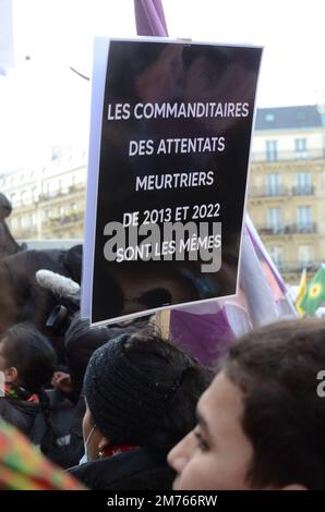 Énorme manifestation de la diaspora Kurde à Paris, pour le 10 ème anniversaire de l'assassinat de 3 militantes Kurdes par les Services Secrets Turcs Stockfoto