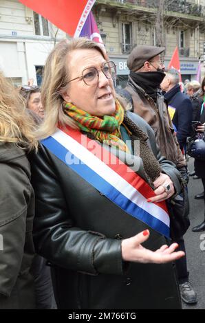 Énorme manifestation de la diaspora Kurde à Paris, pour le 10 ème anniversaire de l'assassinat de 3 militantes Kurdes par les Services Secrets Turcs Stockfoto