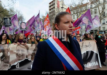 Énorme manifestation de la diaspora Kurde à Paris, pour le 10 ème anniversaire de l'assassinat de 3 militantes Kurdes par les Services Secrets Turcs Stockfoto