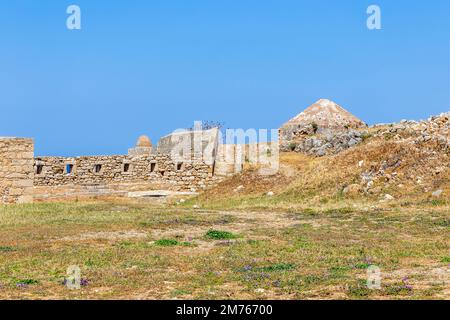 Teil der venezianischen Befestigungsanlagen rund um den Hafen in Rethymno, Kreta, Griechenland. Stockfoto