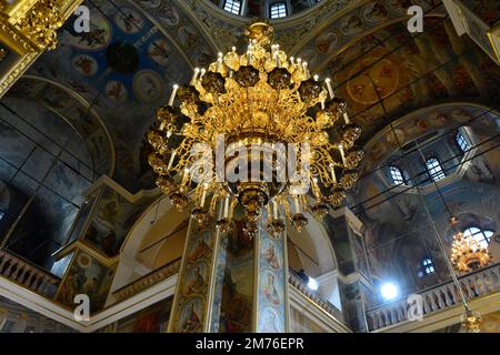 Kiew, Ukraine. 07. Januar 2023. Fresken der Dormitionskathedrale des Kiew-Pechersk Lavra, die während der Feier der Geburt Christi unter dem Vorsitz der Metropolitanischen Epiphanie der orthodoxen Kirche der Ukraine zu sehen waren. Die Weihnachtsfeier unter dem Vorsitz der Metropolitan Epifaniy der orthodoxen Kirche der Ukraine. Bis zum 31. Dezember 2022 standen die Dienste unter der Kontrolle der UOC des Moskauer Patriarchats. Kredit: SOPA Images Limited/Alamy Live News Stockfoto