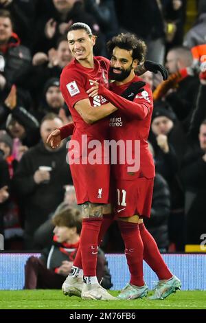 Liverpool, Großbritannien. 7. Januar 2023. Mohamed Salah aus Liverpool feiert das zweite Tor von Liverpools mit Darwin Nunez (2-1) während des FA-Cup-Spiels in Anfield, Liverpool. Der Bildausdruck sollte lauten: Gary Oakley/Sportimage Credit: Sportimage/Alamy Live News Stockfoto