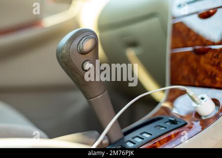 Schalthebel eines Automatikgetriebes Stockfoto