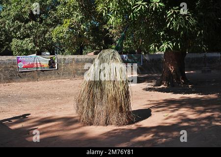 Kumpo-Tanz mit Masken in Senegal, Westafrika Stockfoto