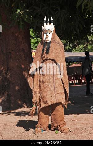 Kumpo-Tanz mit Masken in Senegal, Westafrika Stockfoto