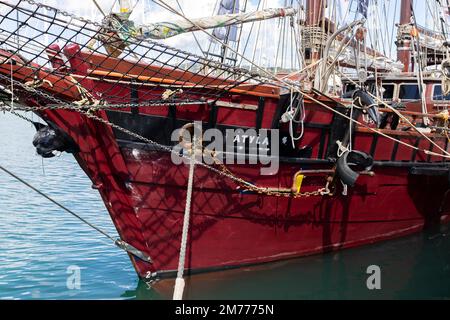 GENUA, ITALIEN, 25. JUNI 2022 - das spanische Großschiff Atyla liegt im Hafen von Genua, Italien, vor Stockfoto