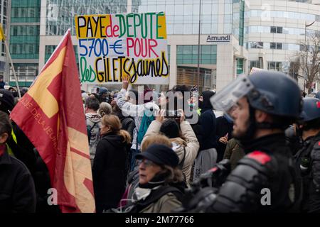 Paris, Frankreich. 7. Januar 2023. Demonstration für Sozial-, Steuer- und Klimagerechtigkeit, für das RIC. Gegen die 49,3, gegen die Inflation in Paris, Frankreich. Stockfoto