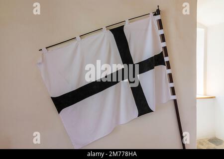 Jirikov U Rymarova (Girsig): Flagge der Deutschen Orden (Orden der Brüder des Deutschen Hauses der Heiligen Maria in Jerusalem, gemeinhin als Teutonisch bekannt Stockfoto