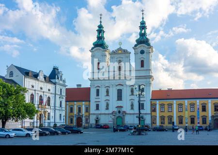 Uherské Hradiste (Ungarisch Hradisch): Masaryk-Platz, Kirche des Heiligen Franziskus Xavier in , Zlinsky, Region Zlin, Region Zliner, Tschechien Stockfoto