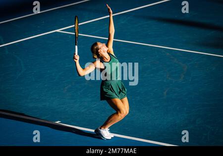 Marta Kostyuk aus der Ukraine in Aktion während des Viertelfinales des Adelaide International 1, WTA 500-Tennisturniers 2023 am 6. Januar 2023 in Adelaide, Australien - Foto: Rob Prange/DPPI/LiveMedia Stockfoto