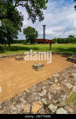 Mikulcice (Mikultschitz): Archäologische Ausgrabungsstätte Mikulcice-Valy und Museum mit Überresten eines bedeutenden slawischen gords aus der Zeit des Großen Mährischen Stockfoto