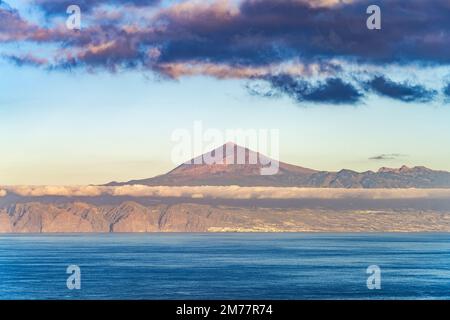 Blick vom Aussichtspunkt Mirador de Abrante auf die Insel Teneriffa, La Gomera, Kanarische Inseln, Spanien | Blick von Mirador de Abrante nach Teneriffa Stockfoto