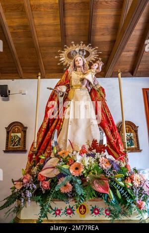 Die Jungfrau Maria in der Kirche Parroquia Nuestra Señora de la Salud in Arure, La Gomera, Kanarische Inseln, Spanien | Jungfrau Maria in der Kirche Pa Stockfoto